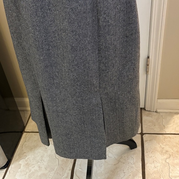 Eddie Bauer Gray Midi Skirt - Picture 3 of 7